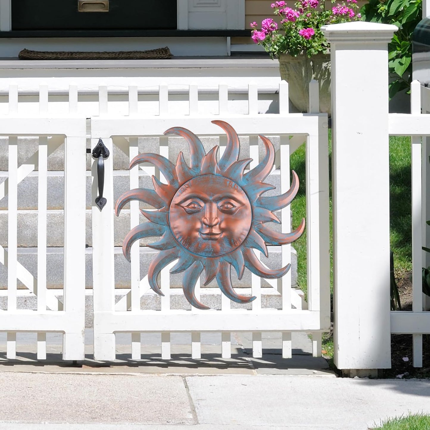 VZVXCC Sun Metal Wall Art Outdoor Decor - Cute Sun Face Metal Wall Sculpture Statues Wall Art Hanging Decoration for Indoor Outdoor,Garden, Home, Farmhouse, Fence Balcony Patio and Bedroom