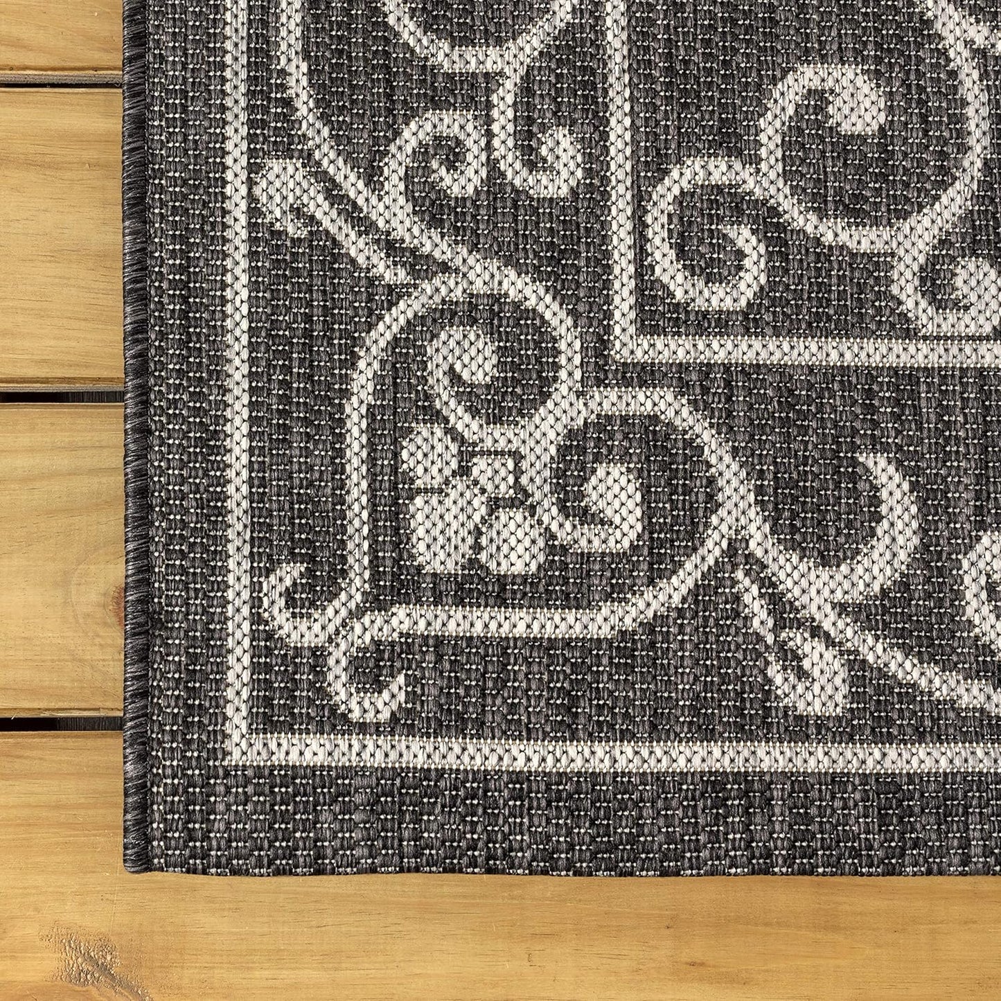 JONATHAN Y Vintage Filigree Indoor Outdoor Round Area Rug 8 Ft Black/Gray, Charleston Textured Weave for Backyard, Patio, Porch, Easy-Cleaning, High Traffic, Pet-Friendly, Non-Shedding (SMB106G-8R)