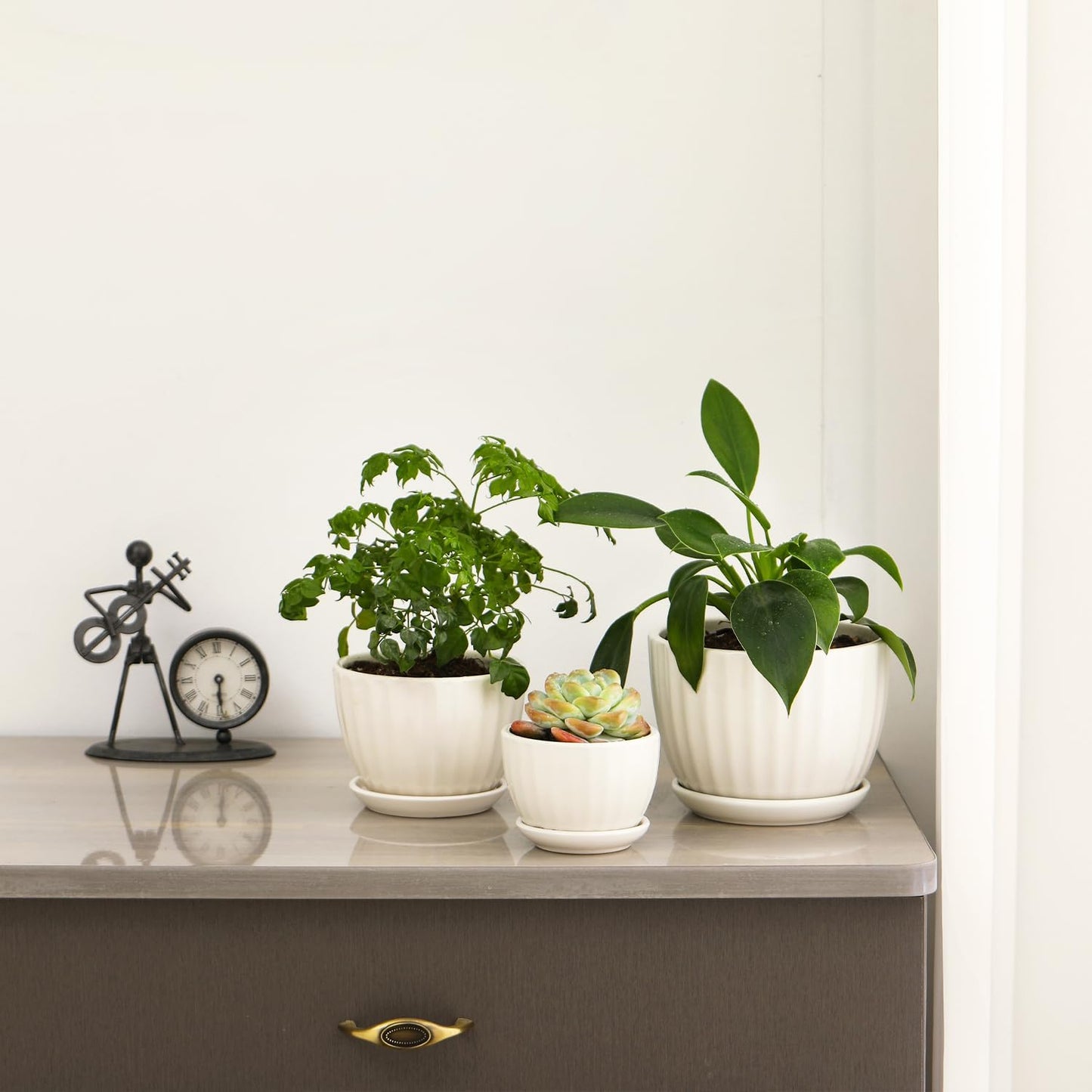 Ceramic Plant Pots with Drainage Holes and Saucers, Round White Flower Pots for Indoor Plant, Diameter 3.3/4.3/5.5 Inches Small Flower Planters Set of 3