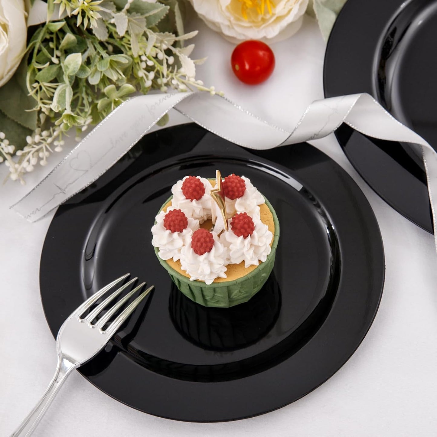 FLOWERCAT 60PCS Black Plastic Plates - Heavy Duty Black Disposable Plates for 30 guests Halloween Party/Wedding/New Year - Include 30PCS 10.25inch Dinner Plates and 30PCS 7.5inch Dessert Plates