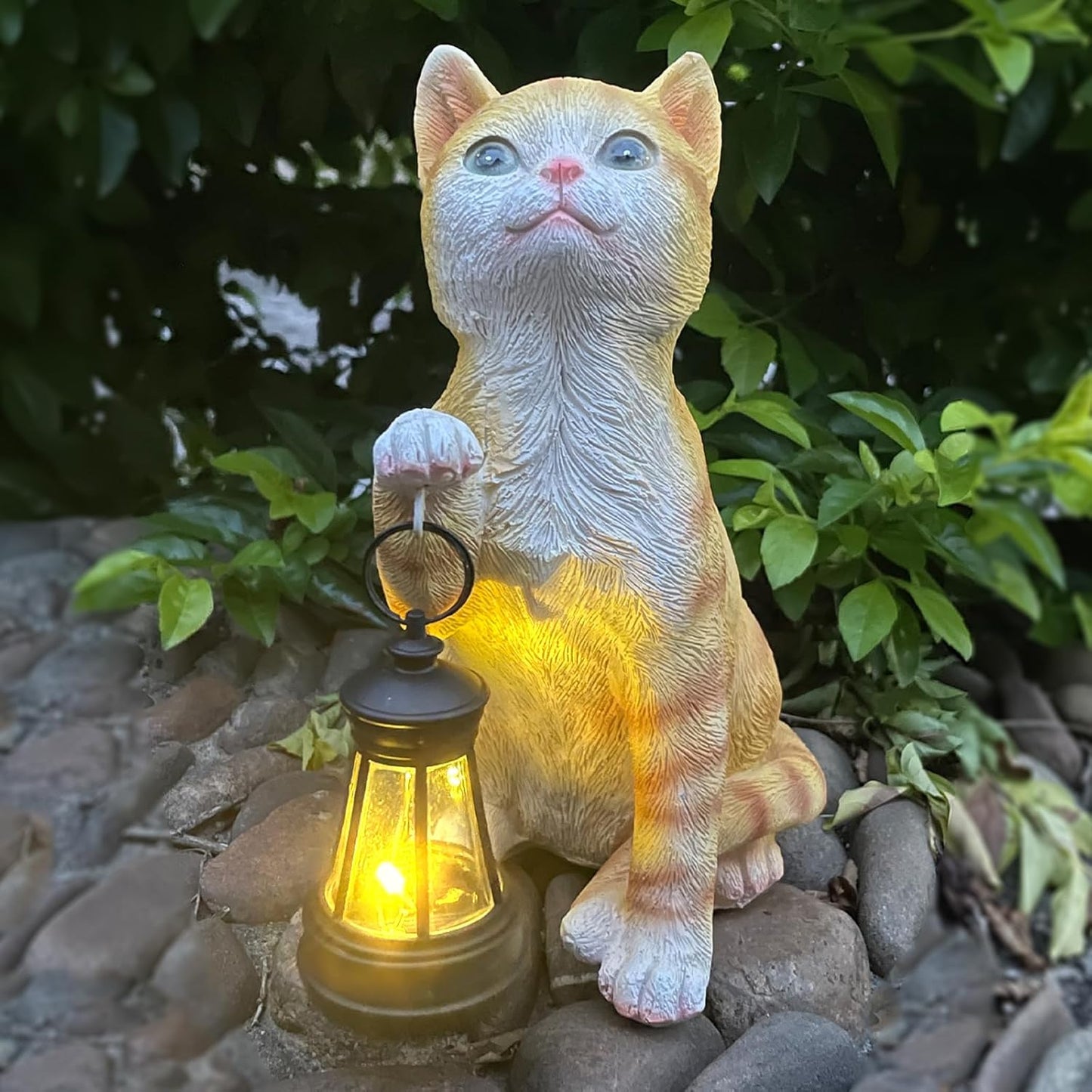 Garden Decor Solar Cat Statues with Solar Lantern Outdoor Decor Lovely Tabby Cat Figurine Art Decor for Home Lawn Yard Housewarming Gift for Mom Grandma Women Cat Lover