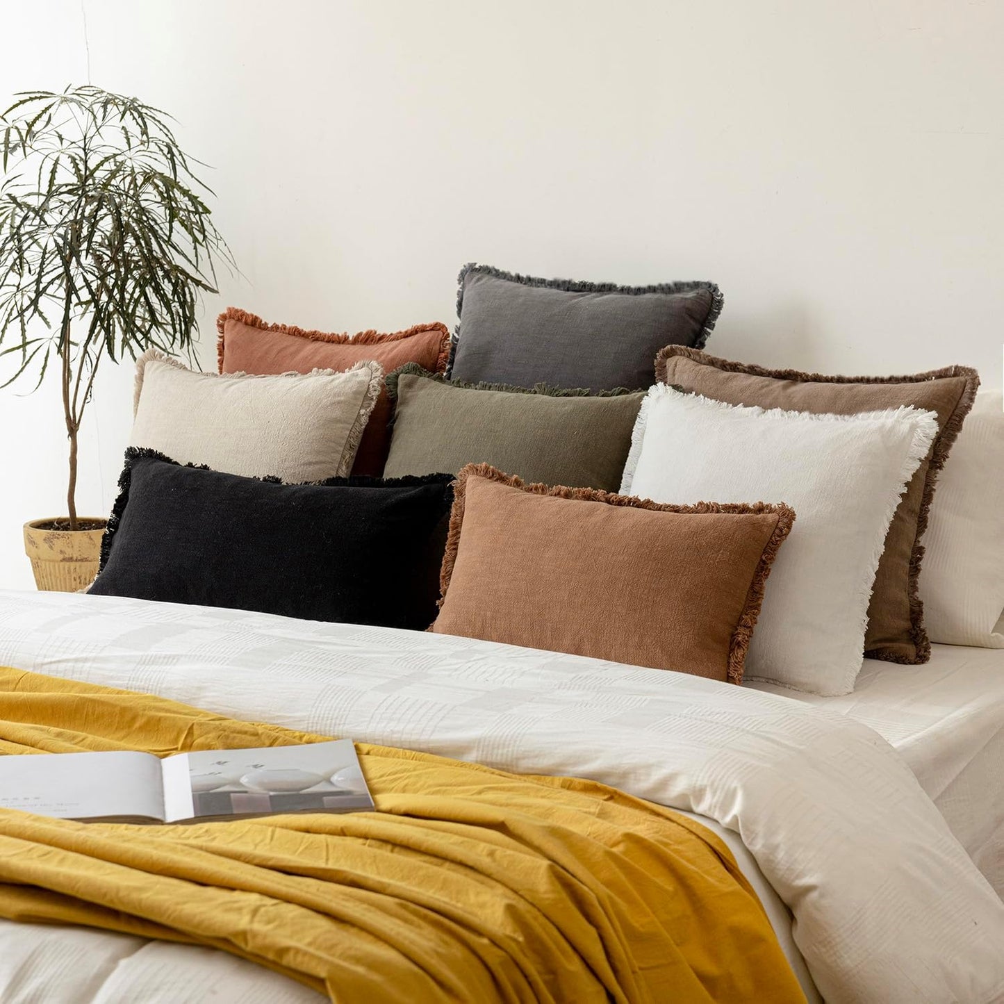 Foindtower Set of 2 Decorative Linen Fringe Throw Pillow Covers Boho Farmhouse Cushion Cover with Tassels Lumbar Accent Pillowcase for Bed Couch Sofa Living Room Home Bedroom Decor, 12×24 Inch, Black