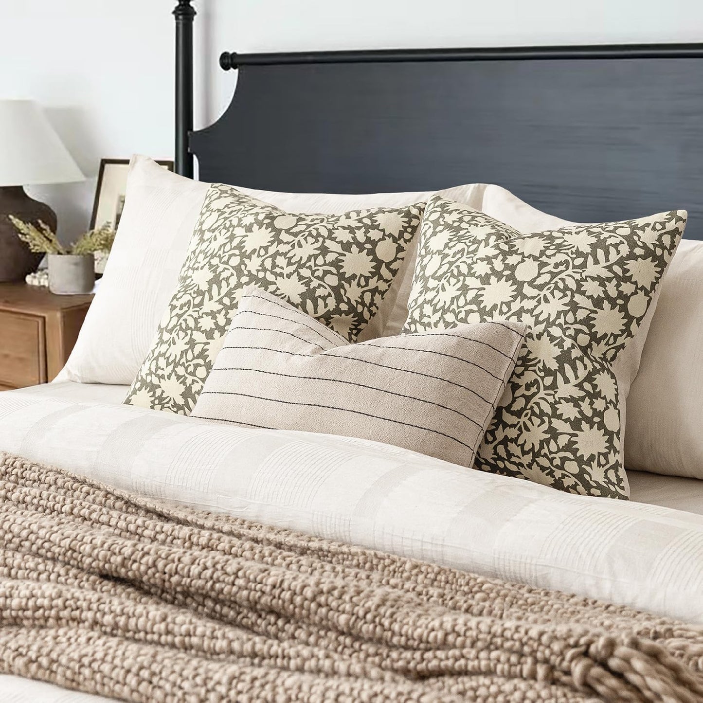 Foindtower Set of 2 Decorative Neutral Floral Throw Pillow Covers Accent Farmhouse Cushion Covers Boho Vintage Pillowcase for Couch Sofa Bedroom Living Room Home Decor Outdoor,24×24 Inch,Sage Green