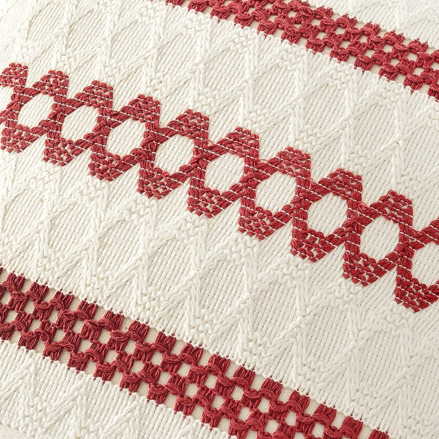 MIULEE Set of 2 Christmas Red Boho Decorative Pillow Covers 18x18 Inch Farmhouse Rustic Couch Throw Pillows Modern Cotton Cushion Covers Retro Cute Macrame Woven Home Decor for Bed Sofa Chair