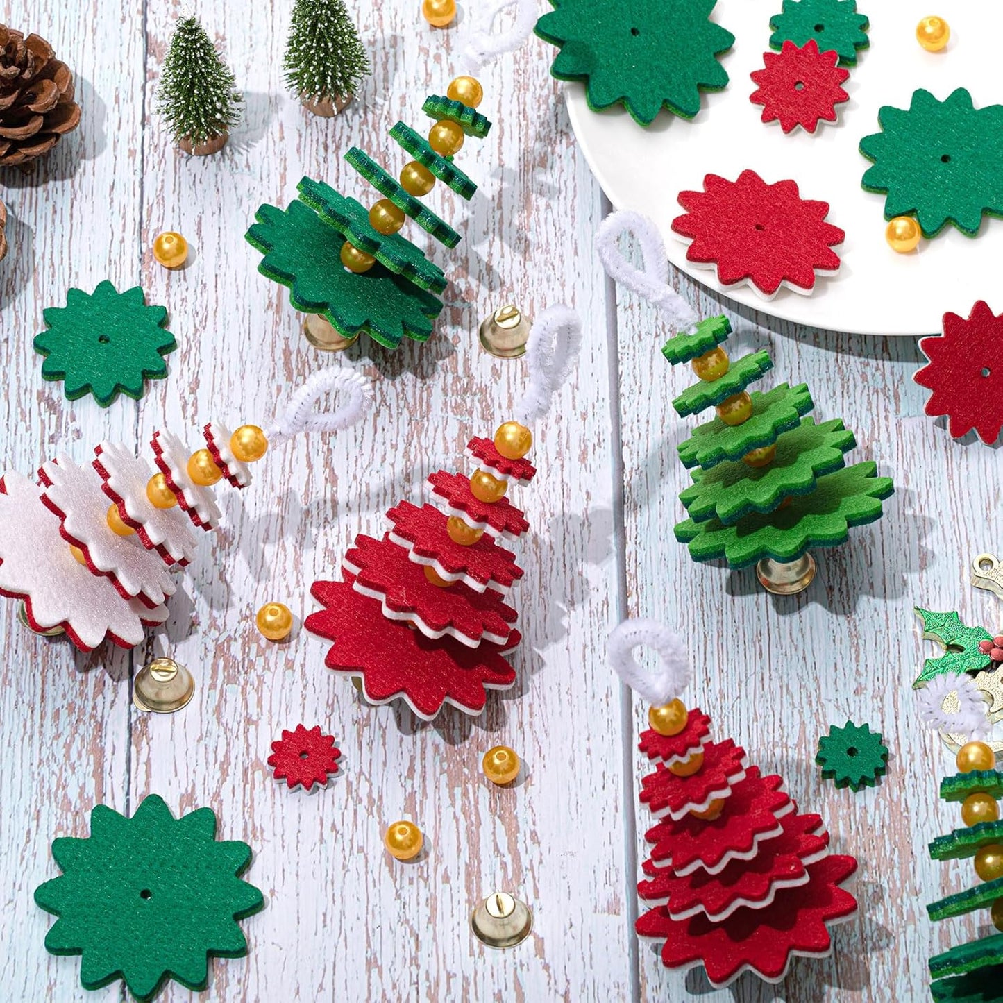 Hollowfly 24 Sets Felt Christmas Tree Ornament Craft Kit Small Layered Christmas Tree Felt Crafts for Xmas Decoration Stocking Stuffer Holiday Fun School DIY Activities