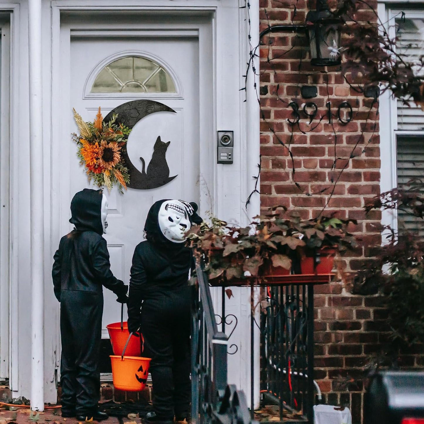 Halloween Wreaths for Front Door, Black Cat on Moon Garland with Rose Wreath Decor, Halloween Decorations Crescent Moon Wreath for Home Party Window Wall Indoor Outdoor (orange flower)