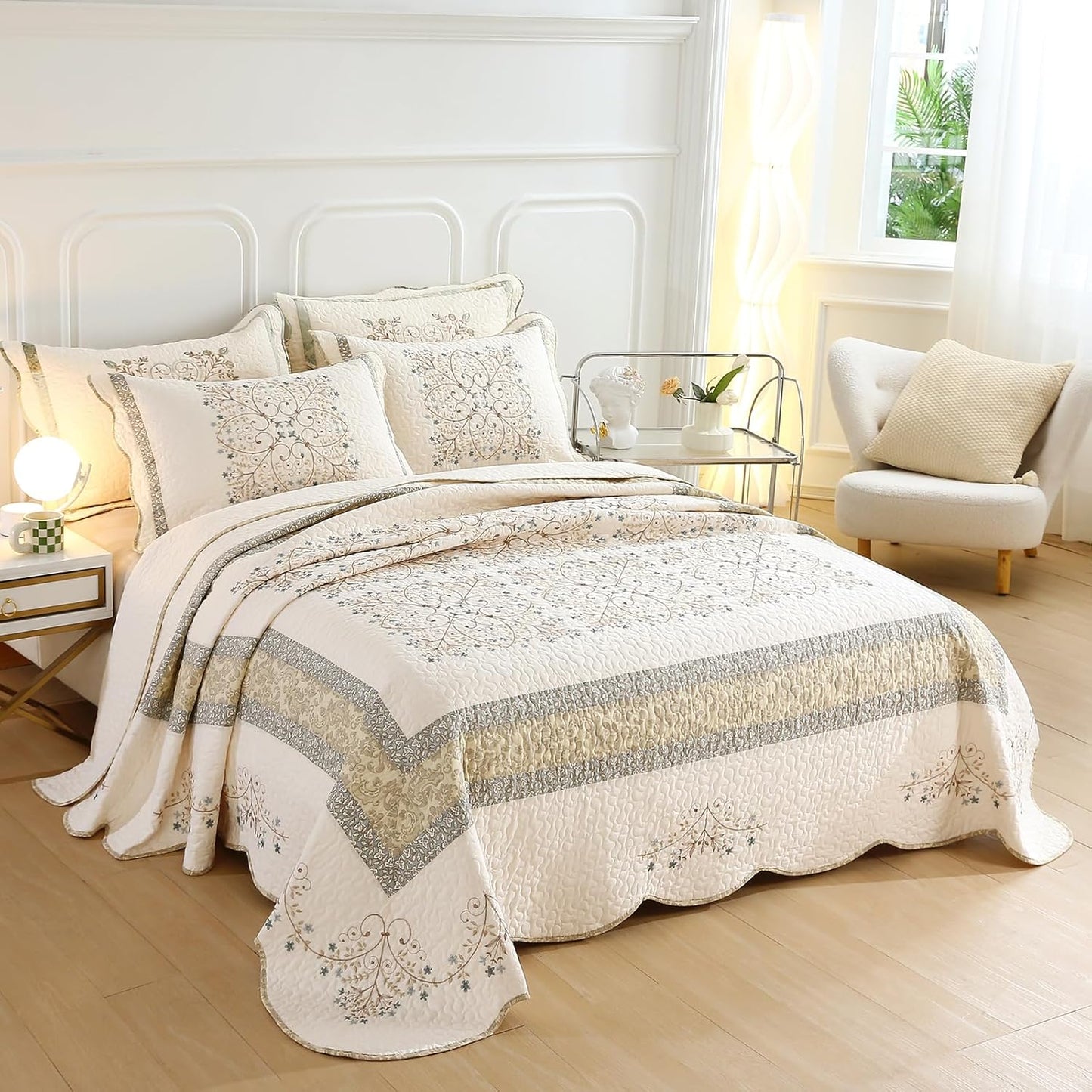vctops Elegant Embroidered Quilt Set Farmhouse Patchwork Oversized Queen Size Reversible Bedspread Coverlet 3 Piece Cotton Quilted Bedding Set for All Season, 1 Quilt + 2 Pillow Sham (94x102 in)