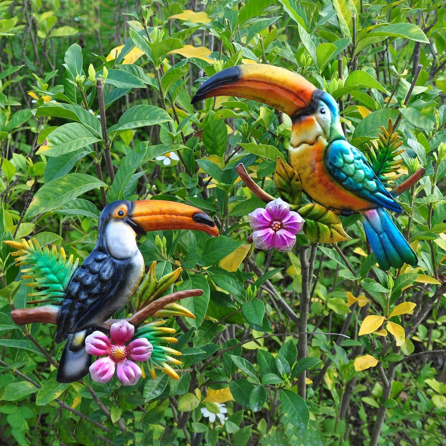 Metal Bird Wall Decor Toucan Tropical Outdoor Wall Art Suitable for Indoor and Outdoor Garden Fence Patio Decor.