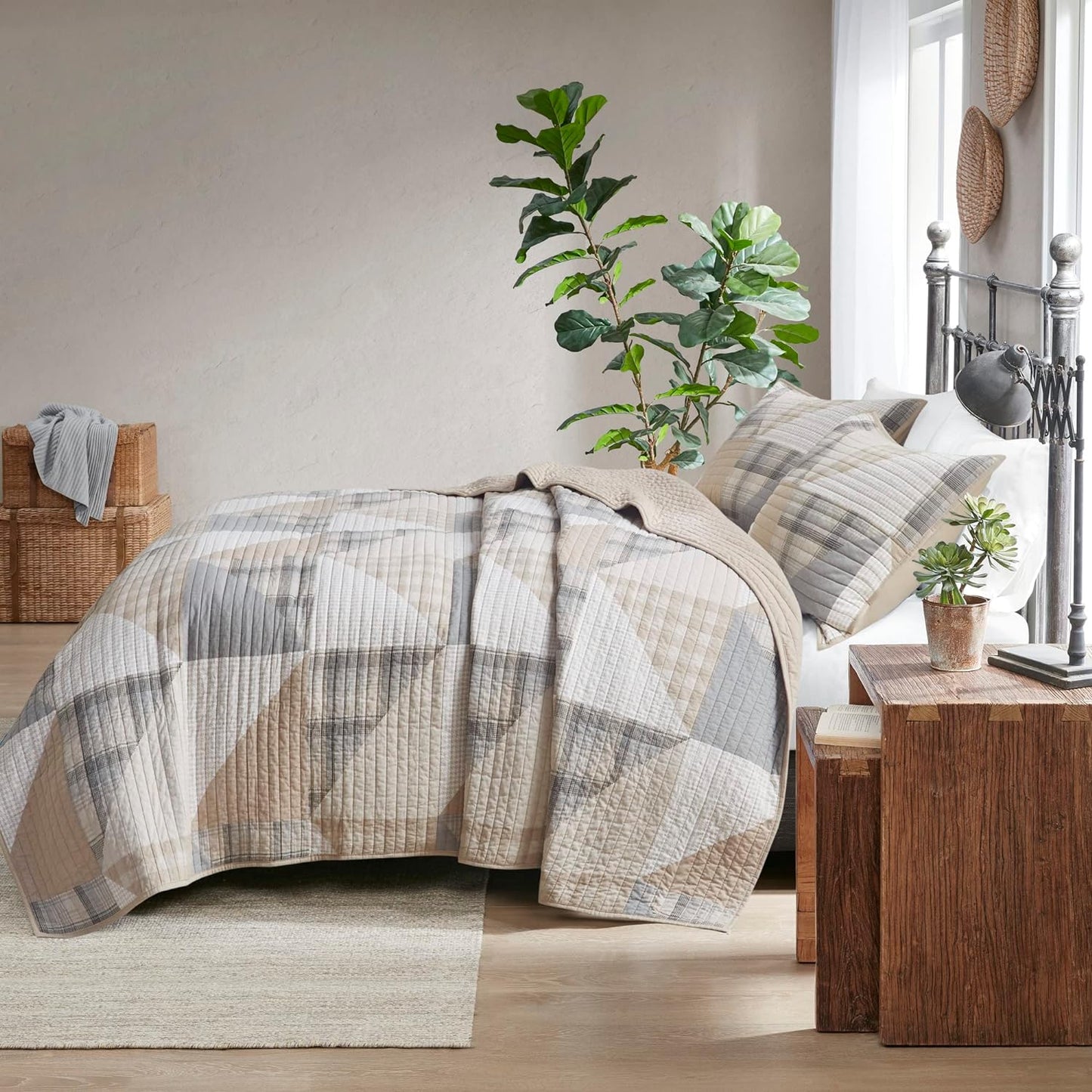 Woolrich Olsen Reversible Quilt Set - Cottage Styling Reversed to Solid Color, All Season Lightweight Coverlet, Cozy Bedding Layer, Matching Shams, Oversized Full/Queen, Geometric Plaid Tan 3 Piece