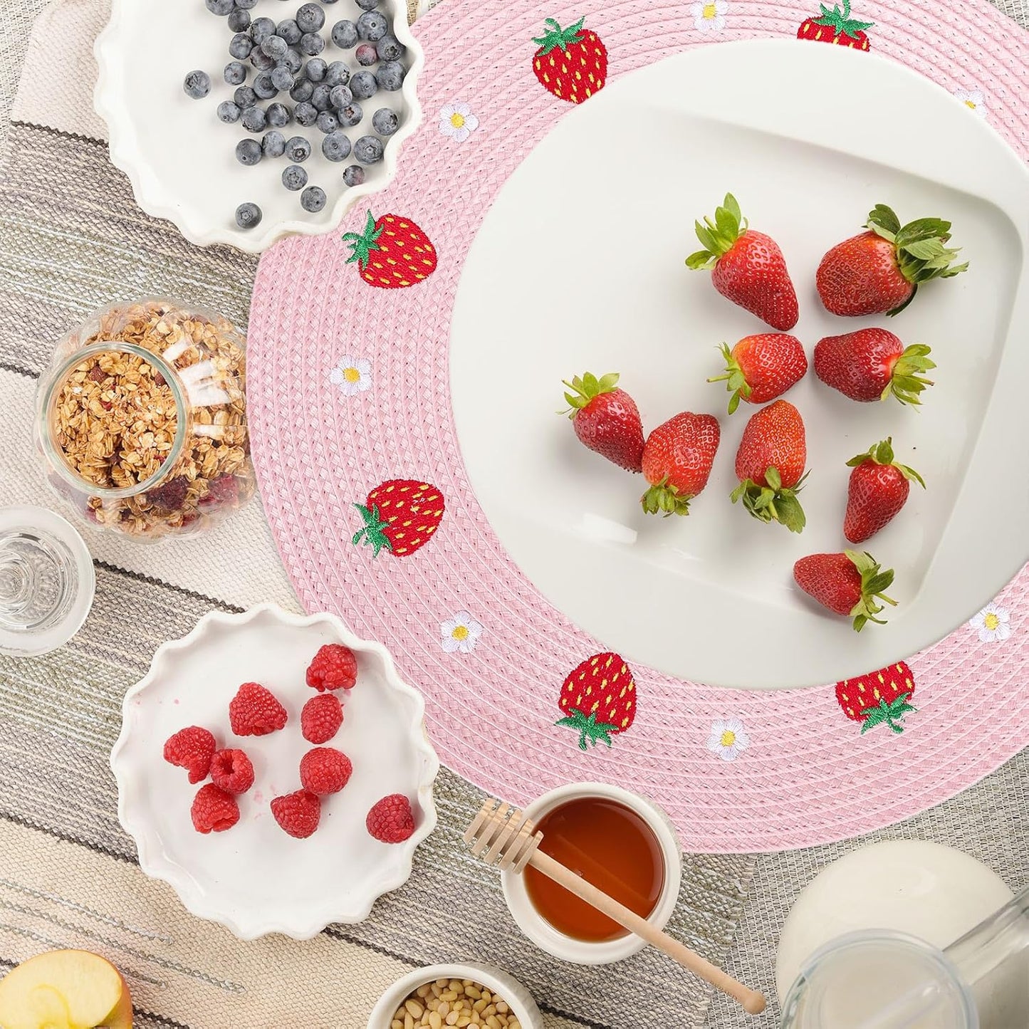 Whaline 4Pcs Round Placemats Daisy Strawberry Embroidered Place Mats Summer Strawberry Dinner Table Mats for Home Wedding Baby Shower Birthday Party Decor
