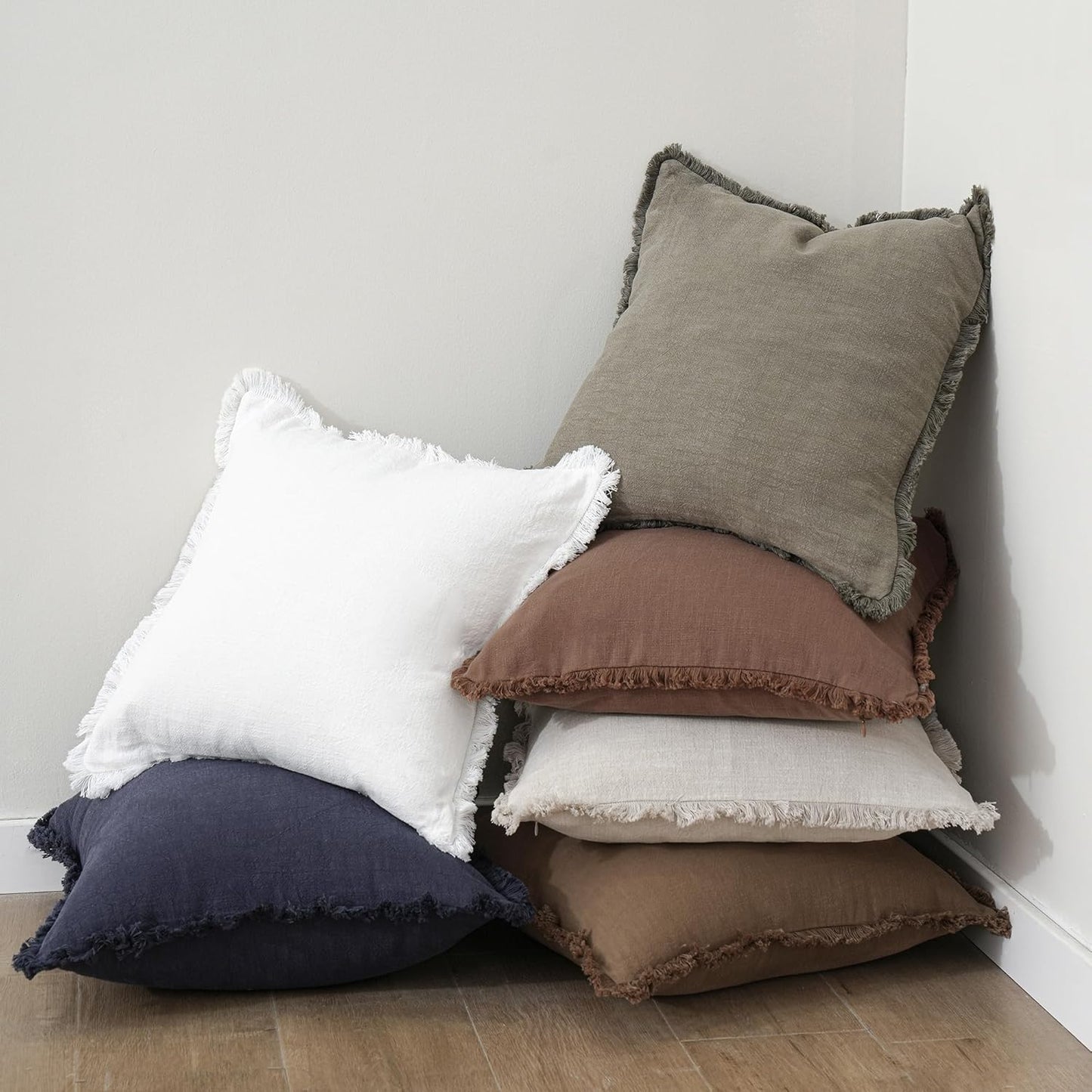 Foindtower Set of 2 Decorative Linen Fringe Throw Pillow Covers Cozy Farmhouse Boho Cushion Cover with Tassels Soft Accent Pillowcase for Couch Sofa Bed Living Room Home Decor 20×20 Inch Rust