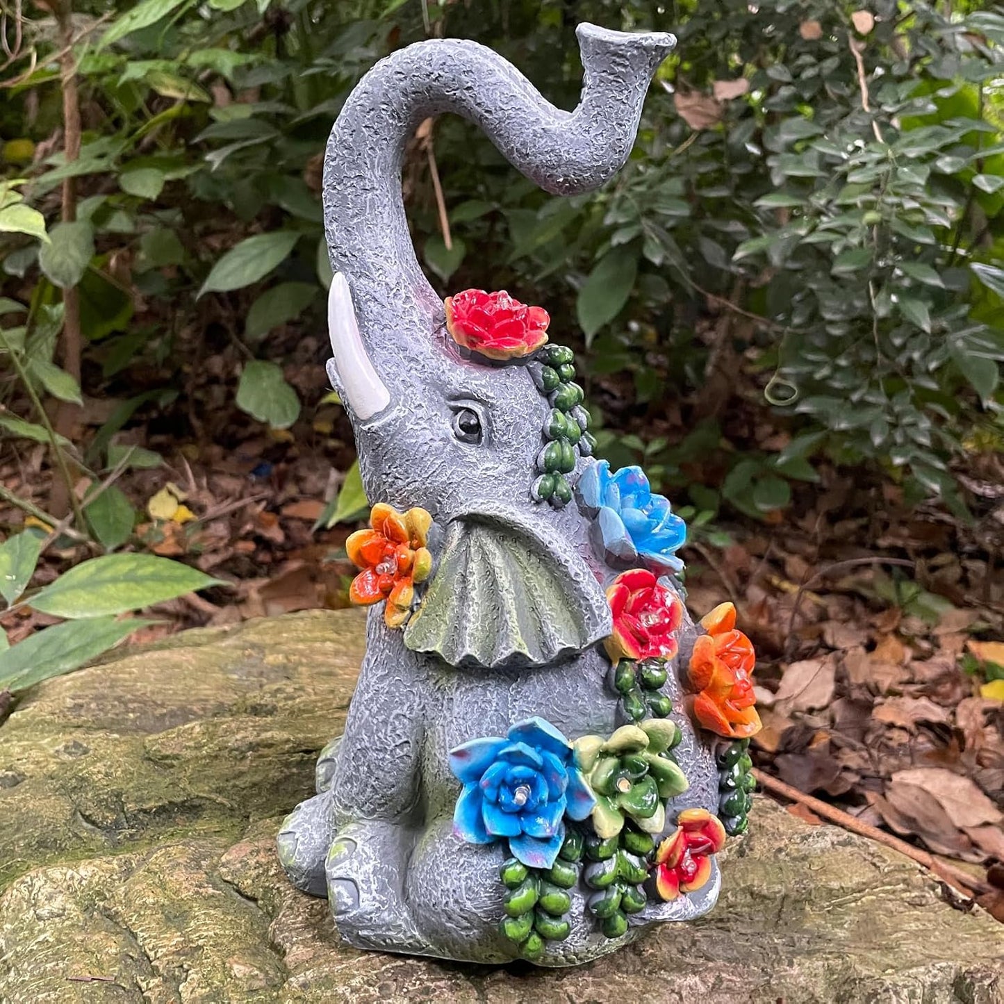 Solar Garden Statue Elephants Figurine with Solar Lights Outdoor Yard Decorations for Patio Porch Home Elephant Gifts for Women Mother's Day Housewarming Birtheday Gifts