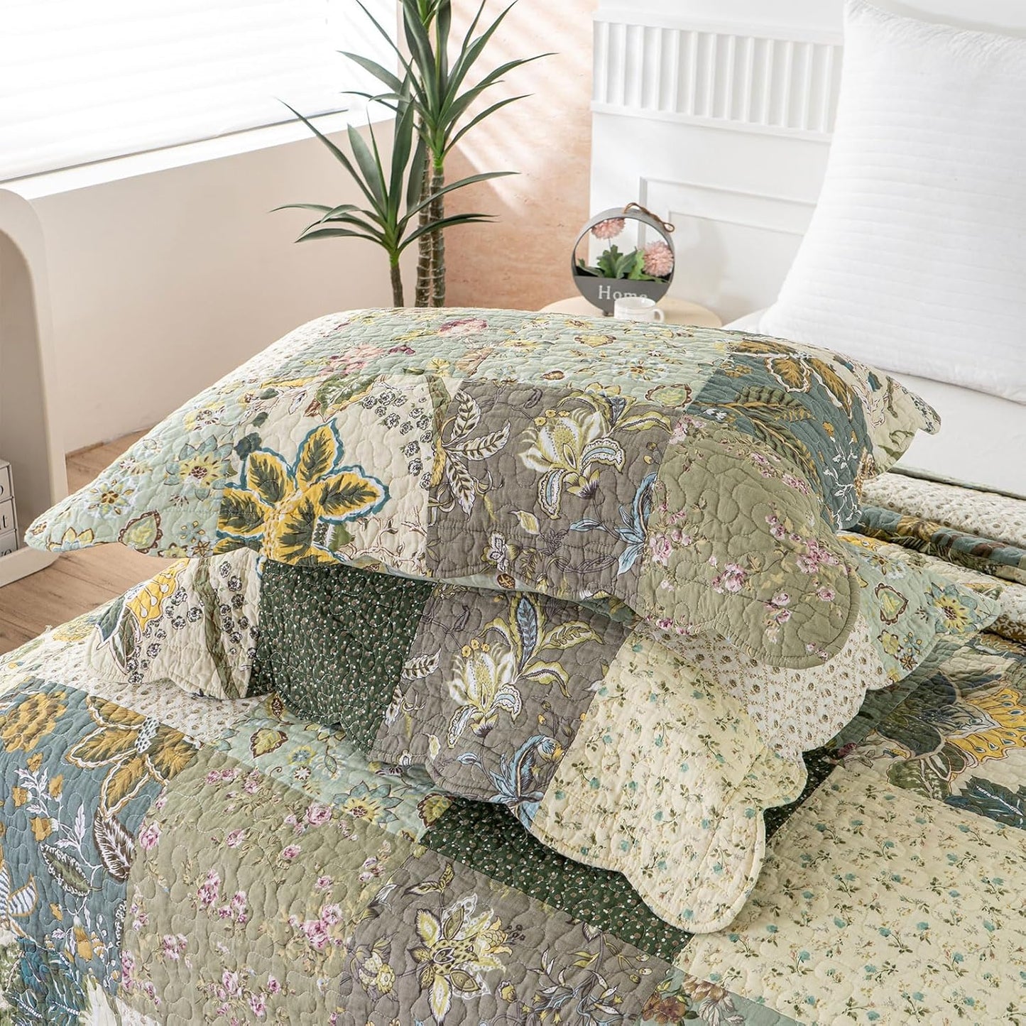 YAYIDAY Oversized King Bedspreads Patchwork Quilt Set (120x118 Inch) - 100% Cotton Reversible Breathable Floral Quilted Coverlet with Pillow Shams Fit All Season