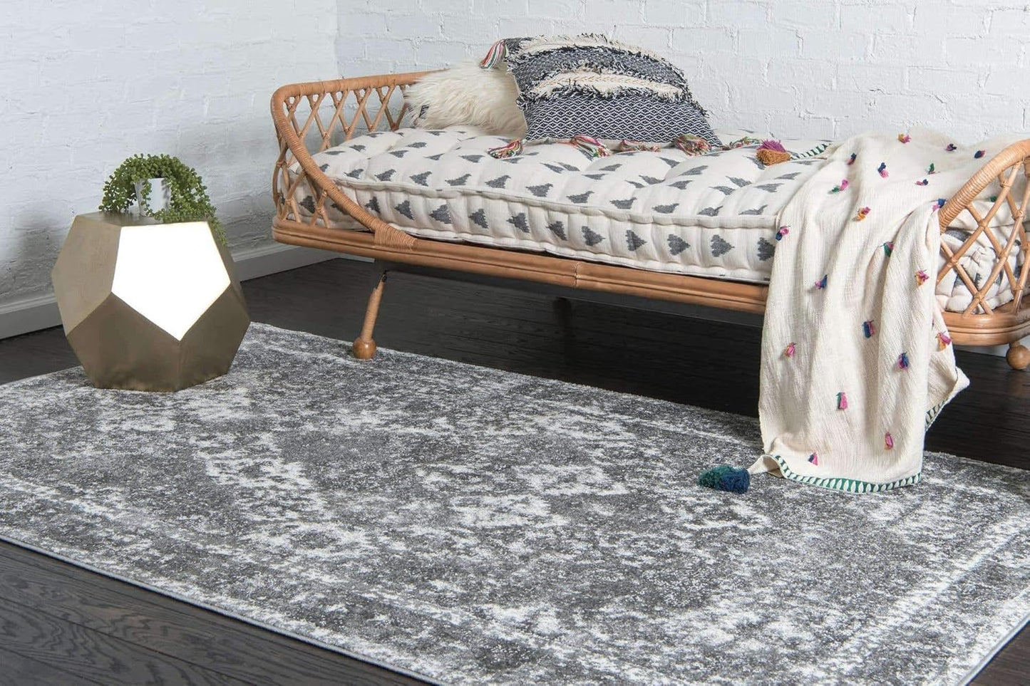 Unique Loom Rosso Collection Vintage, Traditional, Bohemian, Geometric, Distressed, Southwestern Area Rug, 4' 0" x 6' 0", Gray/Ivory