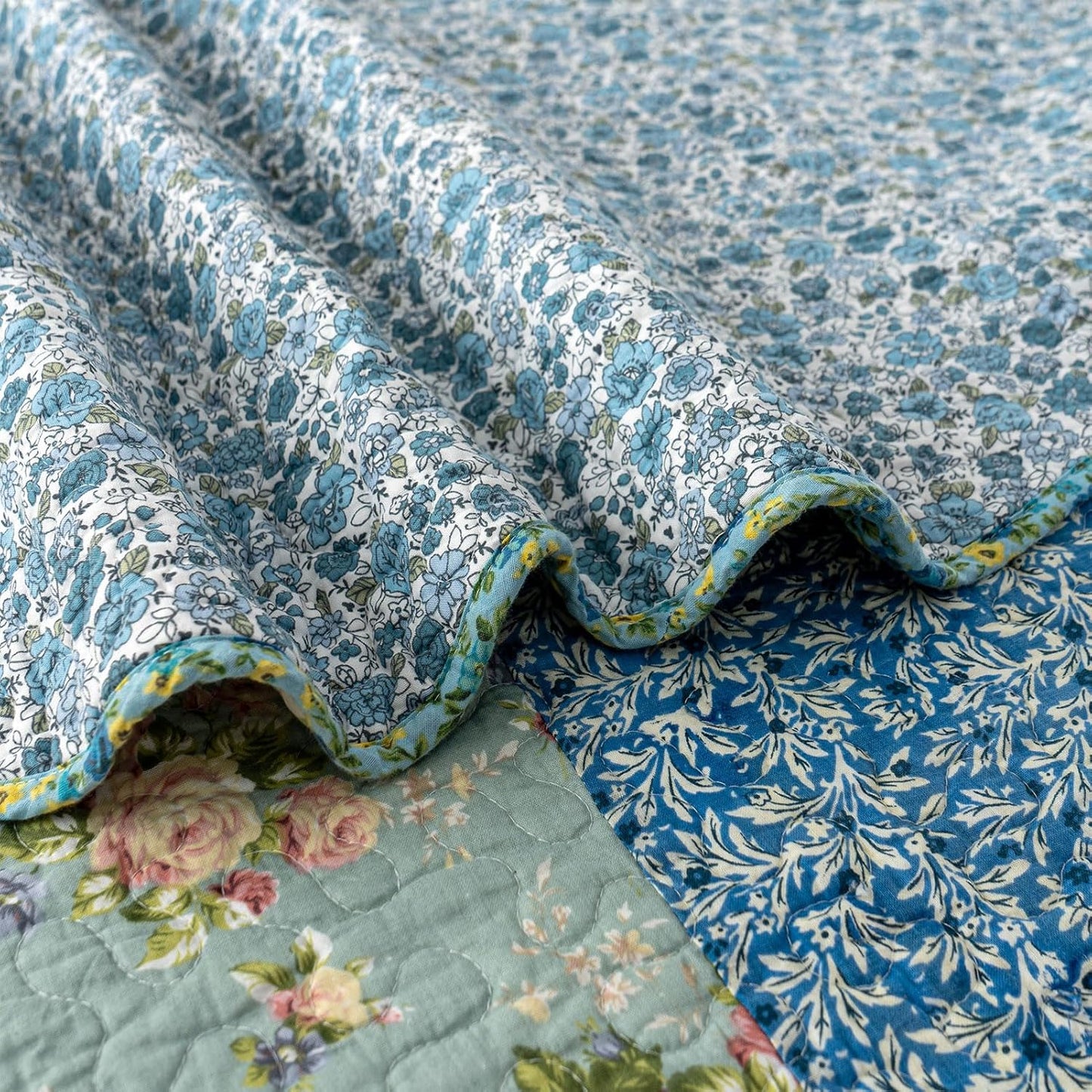 YAYIDAY Oversized King Bedspreads Patchwork Quilt Set (120x118 Inch) - 100% Cotton Reversible Breathable Floral Quilted Coverlet with Pillow Shams Fit All Season