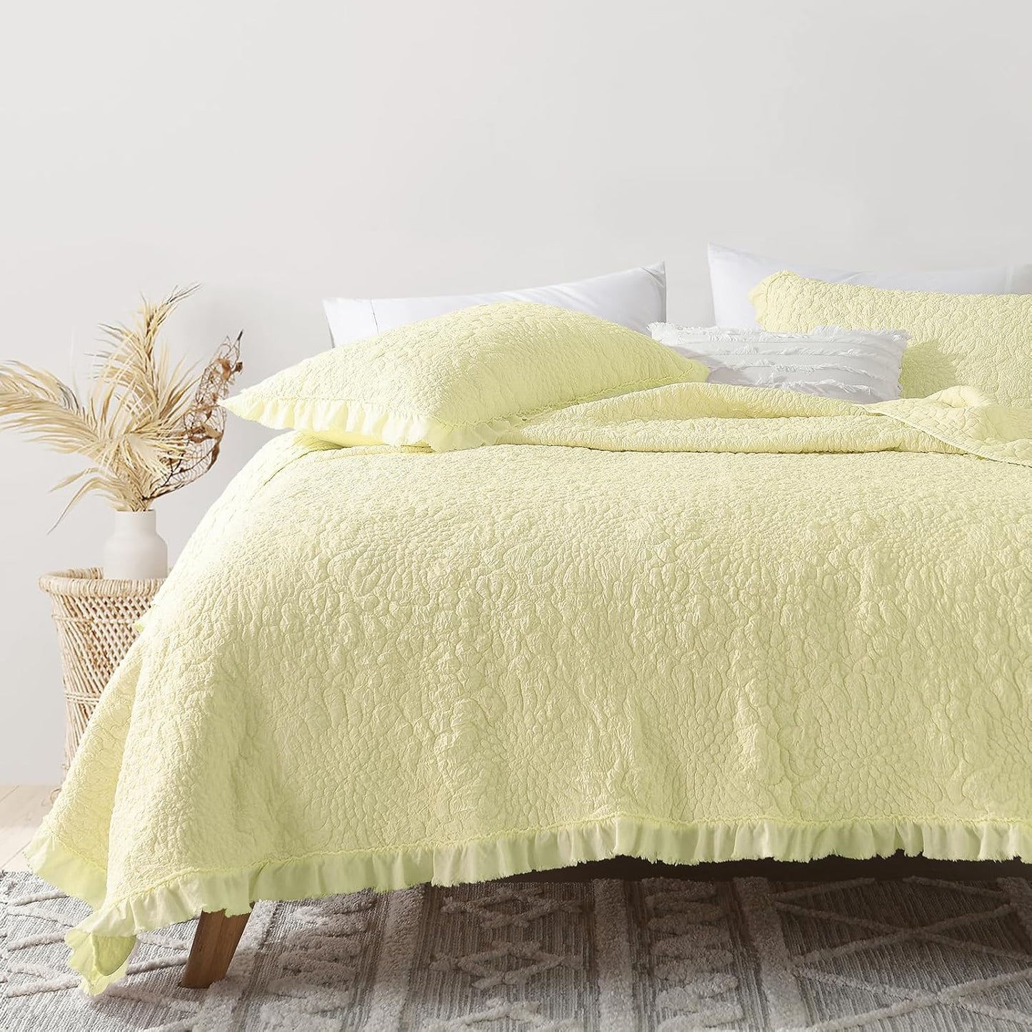 Light Yellow Ruffled Quilt Twin Size, Stone-Washed Microfiber Lightweight Crinkled Farmhouse Rustic Shabby Chic Bedding Set, 2 Pieces Reversible Bedspread with Pillow Sham for All Season