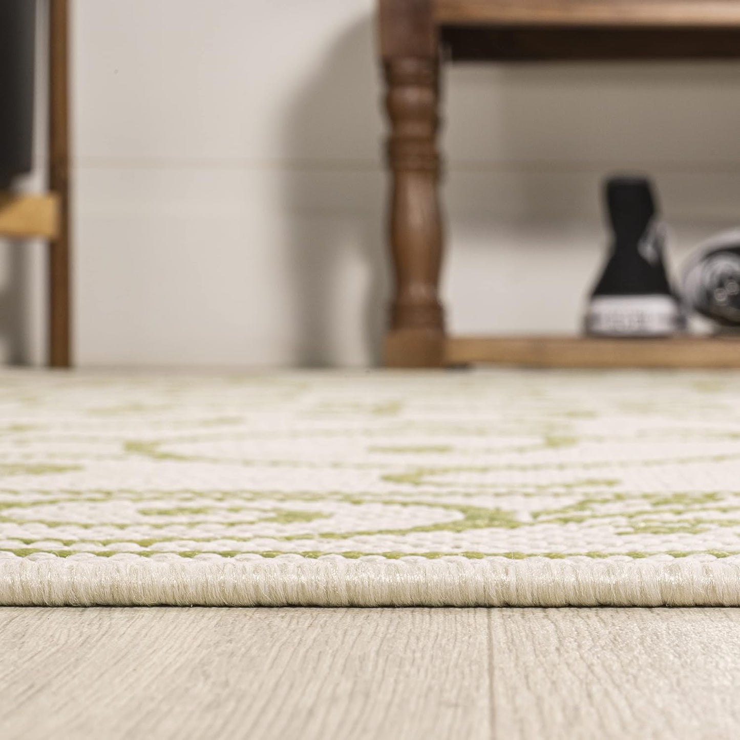 JONATHAN Y Vintage Filigree Indoor Outdoor Area Rug 4X6 Cream/Green, Charleston Textured Weave for Backyard, Patio, Porch, Easy-Cleaning, High Traffic, Pet-Friendly, Non-Shedding (SMB106I-4)