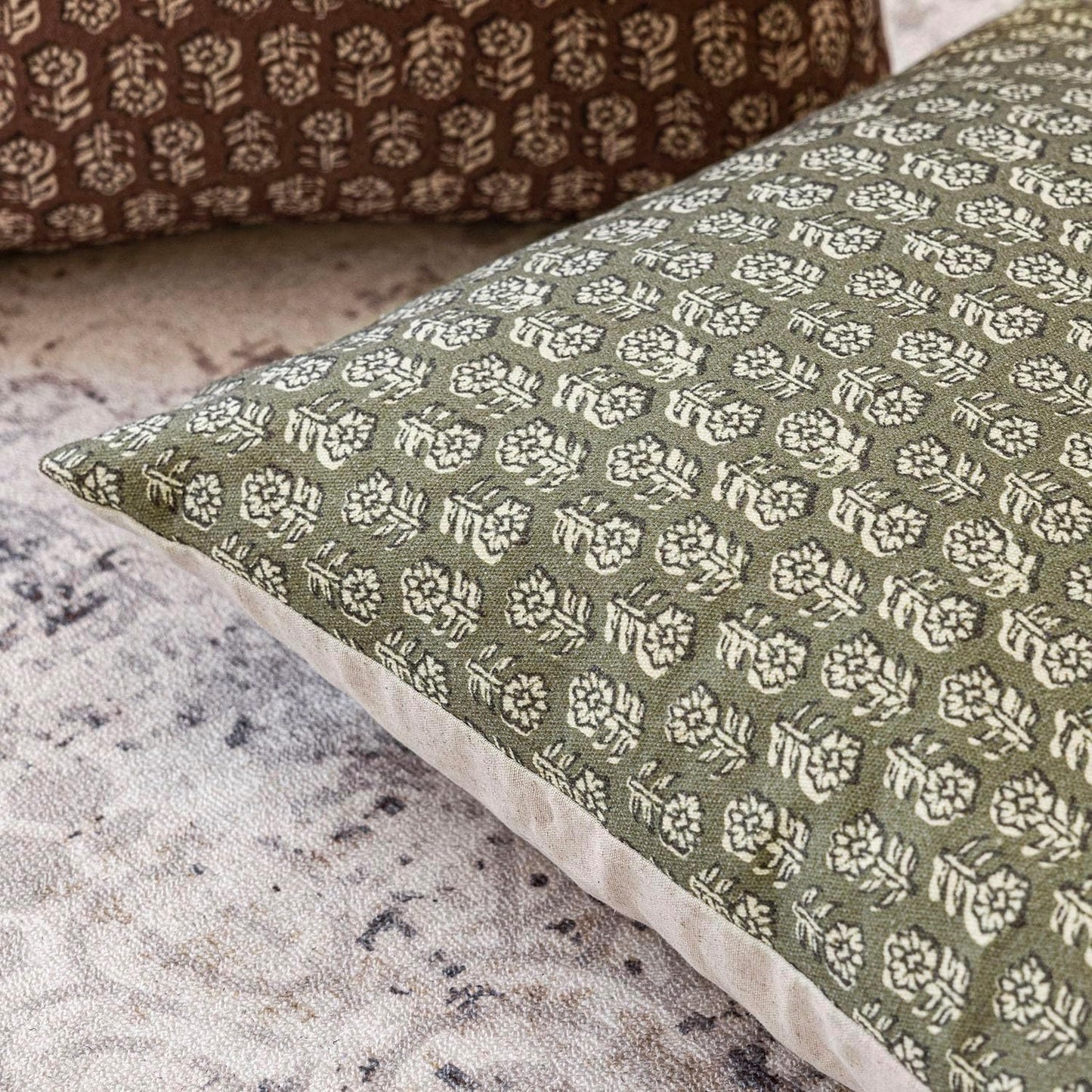 Foindtower Set of 2 Decorative Vintage Floral Print Throw Pillow Covers Neutral Modern Farmhouse Cushion Covers Boho Home Decor for Sofa Couch Chair Bedroom Living Room Outdoor,24×24 Inch,Sage Green