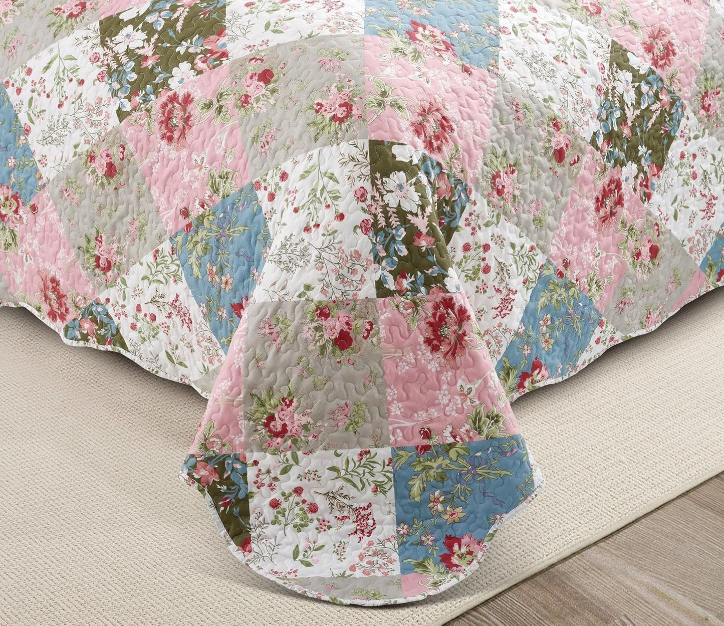 Brilliant Sunshine Peach and Olive Flowers Patchwork, 3-Piece Quilt Set with 2 Shams, Reversible Bedspread, Soft Lightweight Coverlet, All-Season, Full/Queen, Peach Olive
