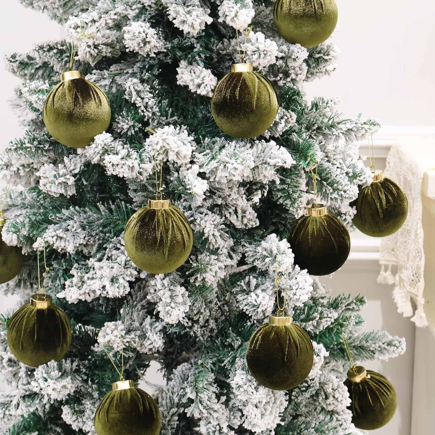 6inch Big Green Velvet Christmas Ornaments, 2pcs Flocked Ornaments Balls Sets for Christmas Tree Decorations