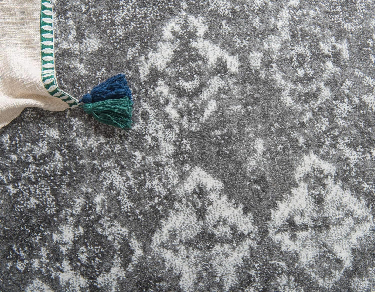 Unique Loom Rosso Collection Vintage, Traditional, Bohemian, Geometric, Distressed, Southwestern Area Rug, 2' 0" x 3' 0", Gray/Ivory