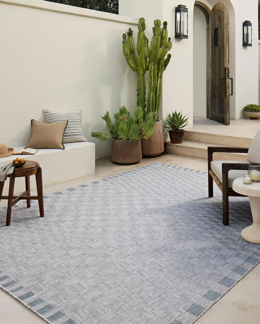 Loloi Amber Lewis Topanga Collection TOP-07 Silver/Blue 5'-3" x 7'-6" Indoor/Outdoor Area Rug