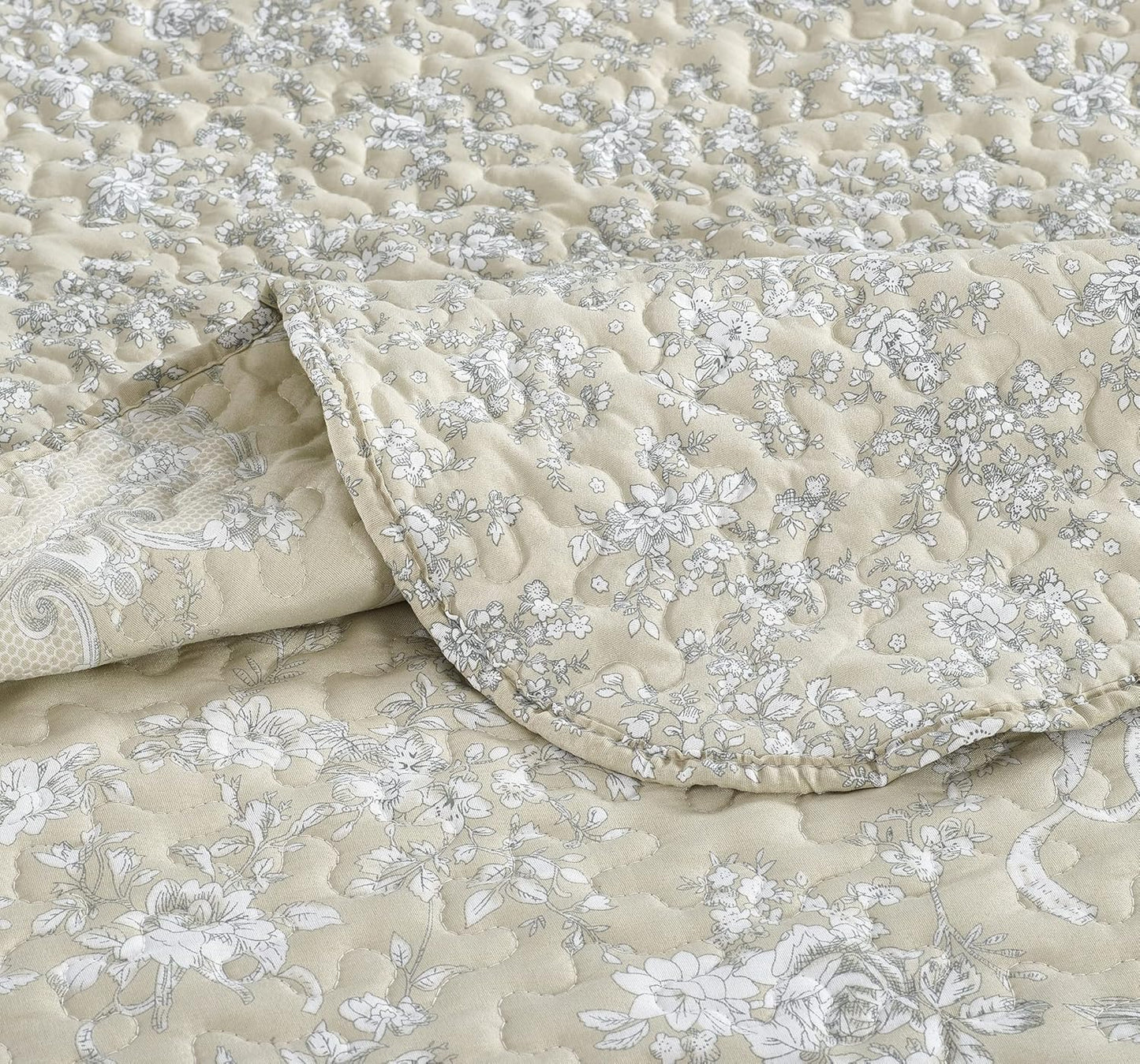 Brilliant Sunshine Classic Grey Floral Toile in Beige Background, 3-Piece Quilt Set with 2 Shams, Reversible Bedspread, Soft Lightweight Coverlet, All-Season, King, Beige