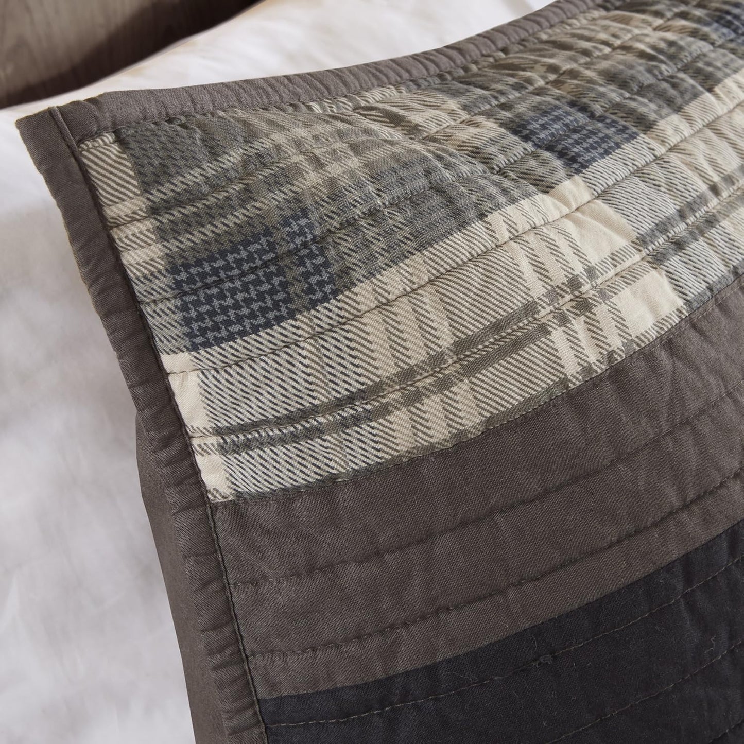 Woolrich Reversible Quilt Set - Cottage Styling Reversed to Solid Color, All Season Lightweight Coverlet, Cozy Bedding Layer, Matching Shams, Oversized King/Cal King, Winter Plains Stripes Taupe