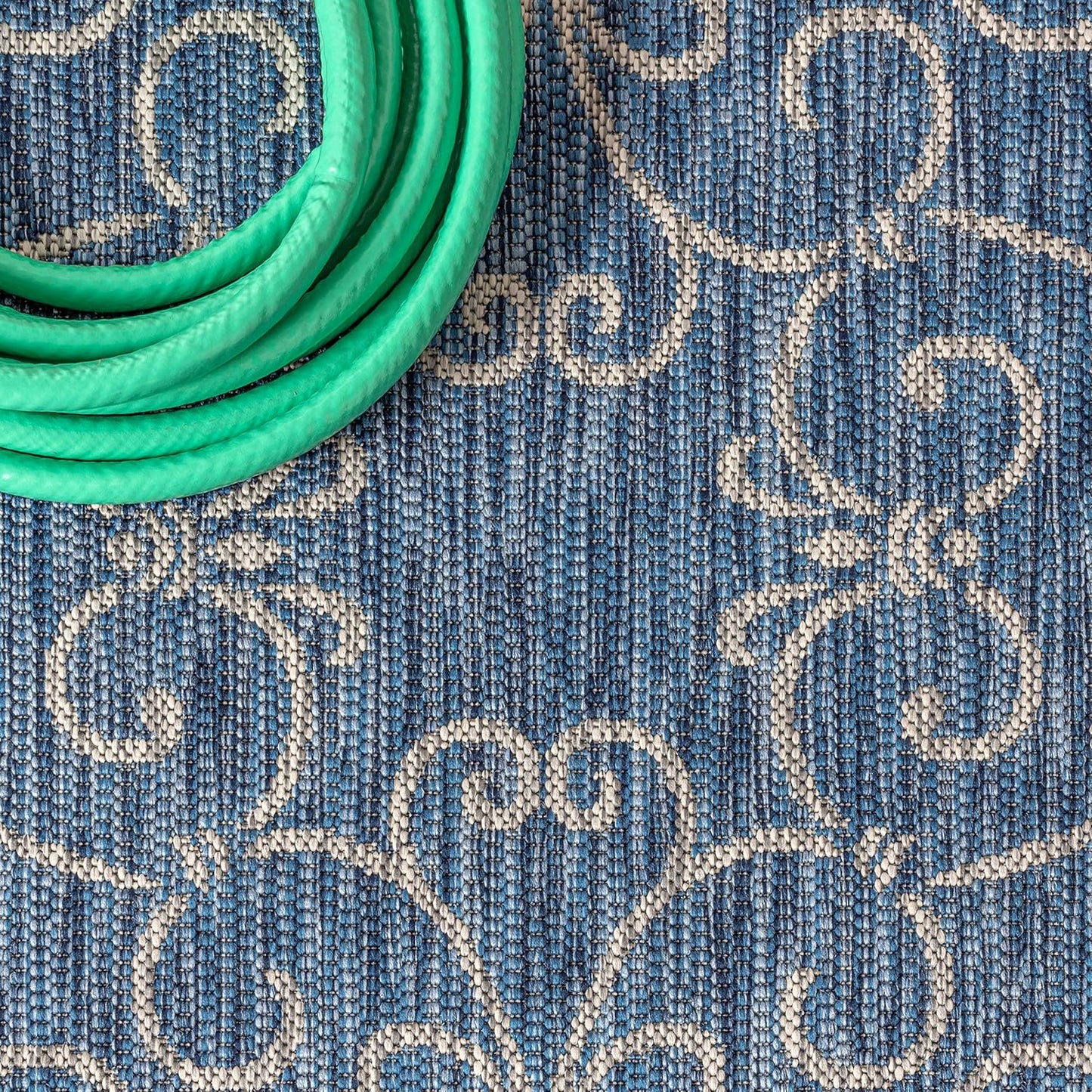 JONATHAN Y Vintage Filigree Indoor Outdoor Square Area Rug 5X5 Navy/Gray, Charleston Textured Weave for Backyard, Patio, Porch, Easy-Cleaning, High Traffic, Pet-Friendly, Non-Shedding (SMB106D-5SQ)