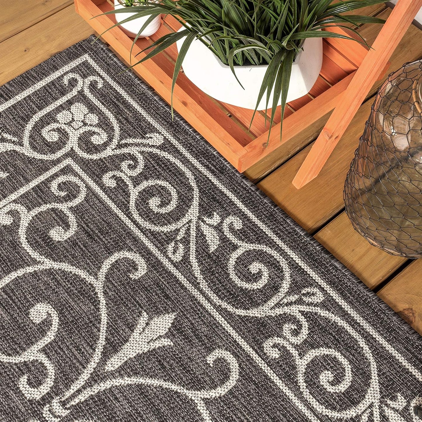 JONATHAN Y Vintage Filigree Indoor Outdoor Runner Rug 2X8 Black/Gray, Charleston Textured Weave for Backyard, Patio, Porch, Easy-Cleaning, High Traffic, Pet-Friendly, Non-Shedding (SMB106G-28)