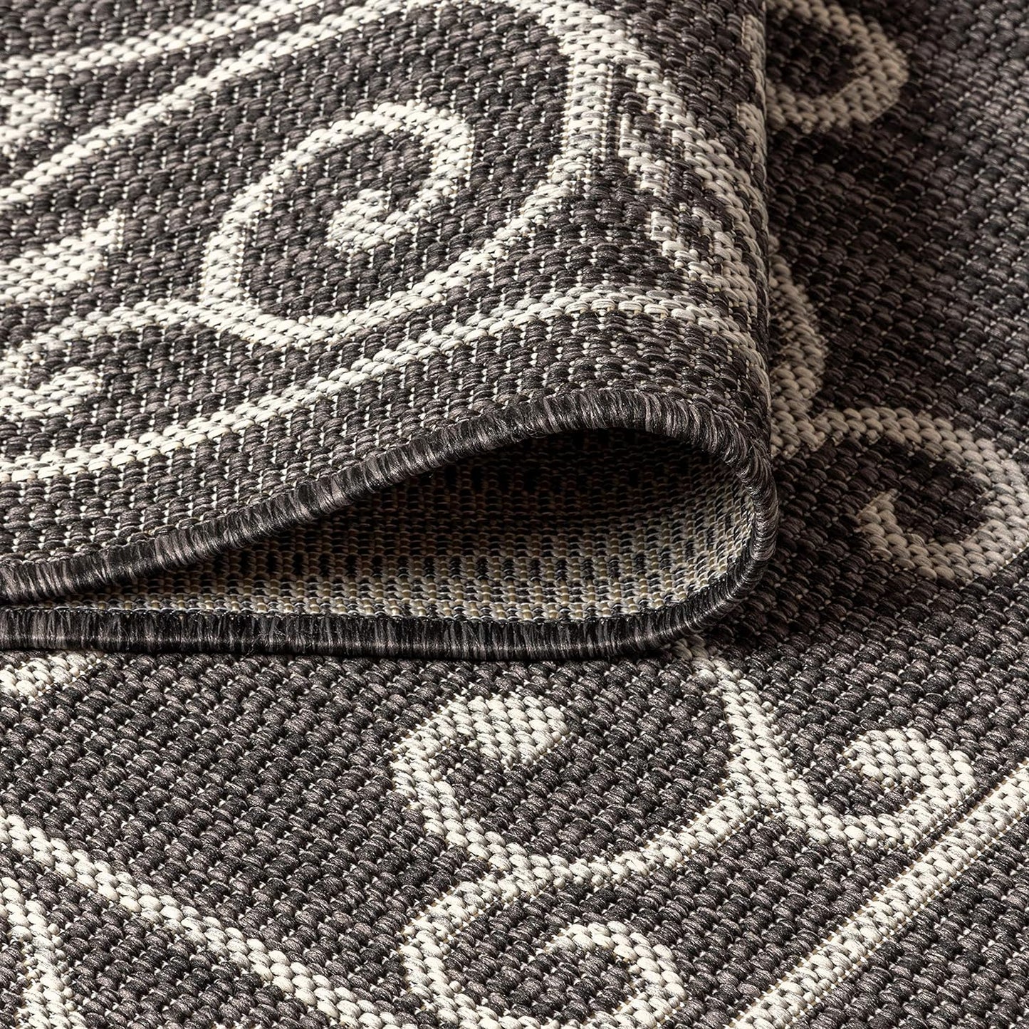 JONATHAN Y Vintage Filigree Indoor Outdoor Area Rug 4X6 Black/Gray, Charleston Textured Weave for Backyard, Patio, Porch, Easy-Cleaning, High Traffic, Pet-Friendly, Non-Shedding (SMB106G-4)